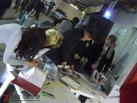 Уфа 22 Октября. Видео с гонок, выставки аэрографии и соревнований по автозвуку Уфа 22 Октября. Видео с гонок, выставки аэрографии и соревнований по автозвуку